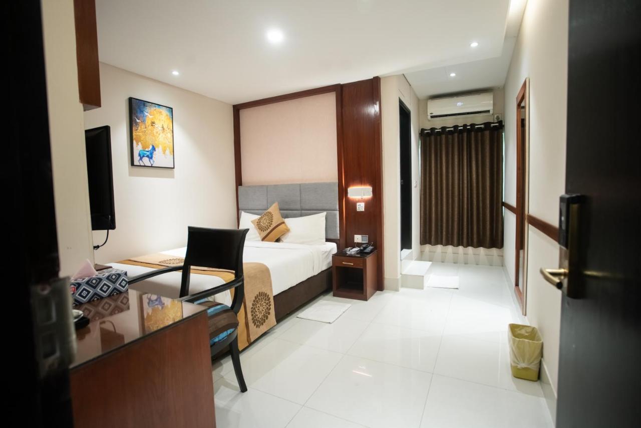 Jatra Hotel Grand Royal ธากา ภายนอก รูปภาพ