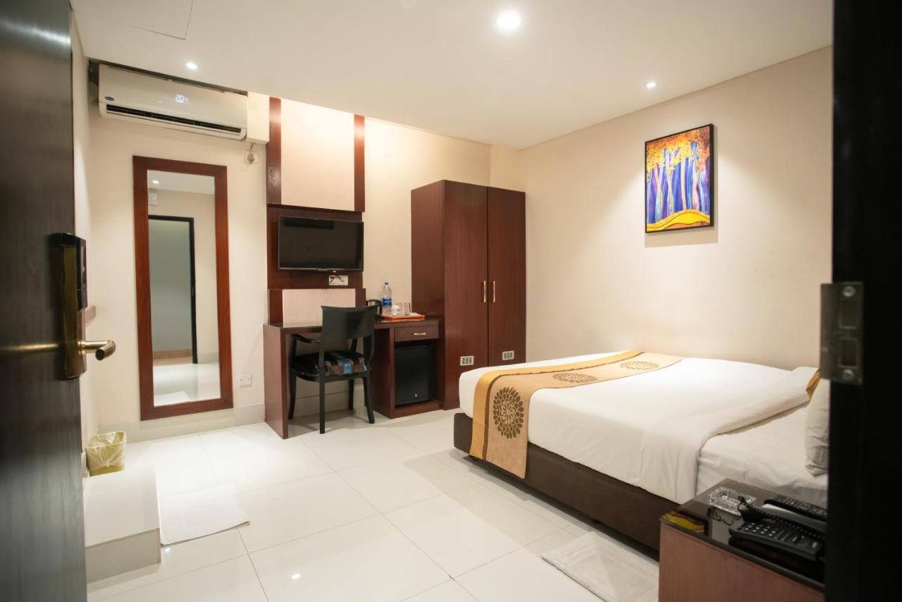 Jatra Hotel Grand Royal ธากา ภายนอก รูปภาพ